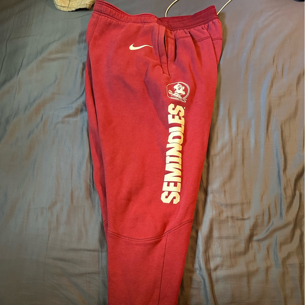 Florida state team issued Nike sweatpants